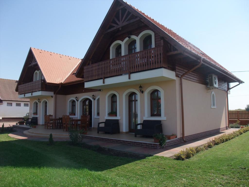 Sóvirág Vendégház Hortobágy Exterior foto